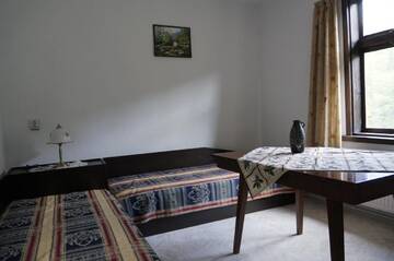 Фото номера Дом с 5 спальнями Гостевой дом Guest House Pepeliana г. Sŭbotkovtsi 9