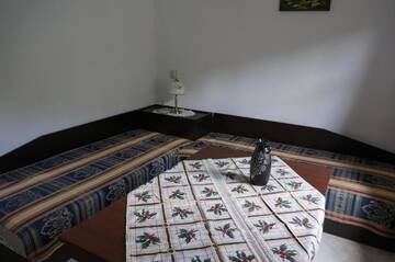Фото номера Дом с 5 спальнями Гостевой дом Guest House Pepeliana г. Sŭbotkovtsi 16